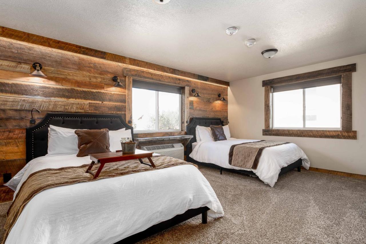 The Adventure Inn Yellowstone 西黄石 外观 照片