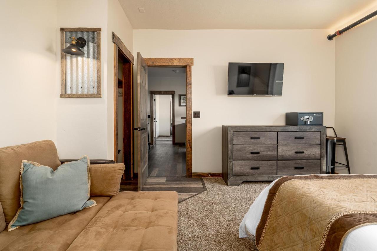 The Adventure Inn Yellowstone 西黄石 外观 照片