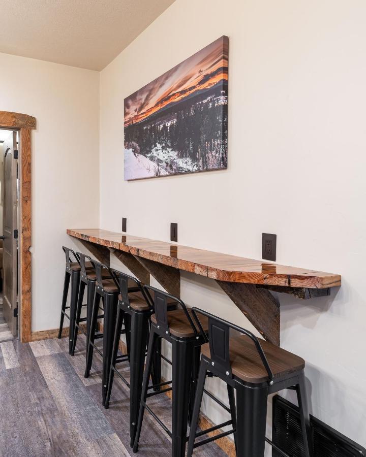 The Adventure Inn Yellowstone 西黄石 外观 照片